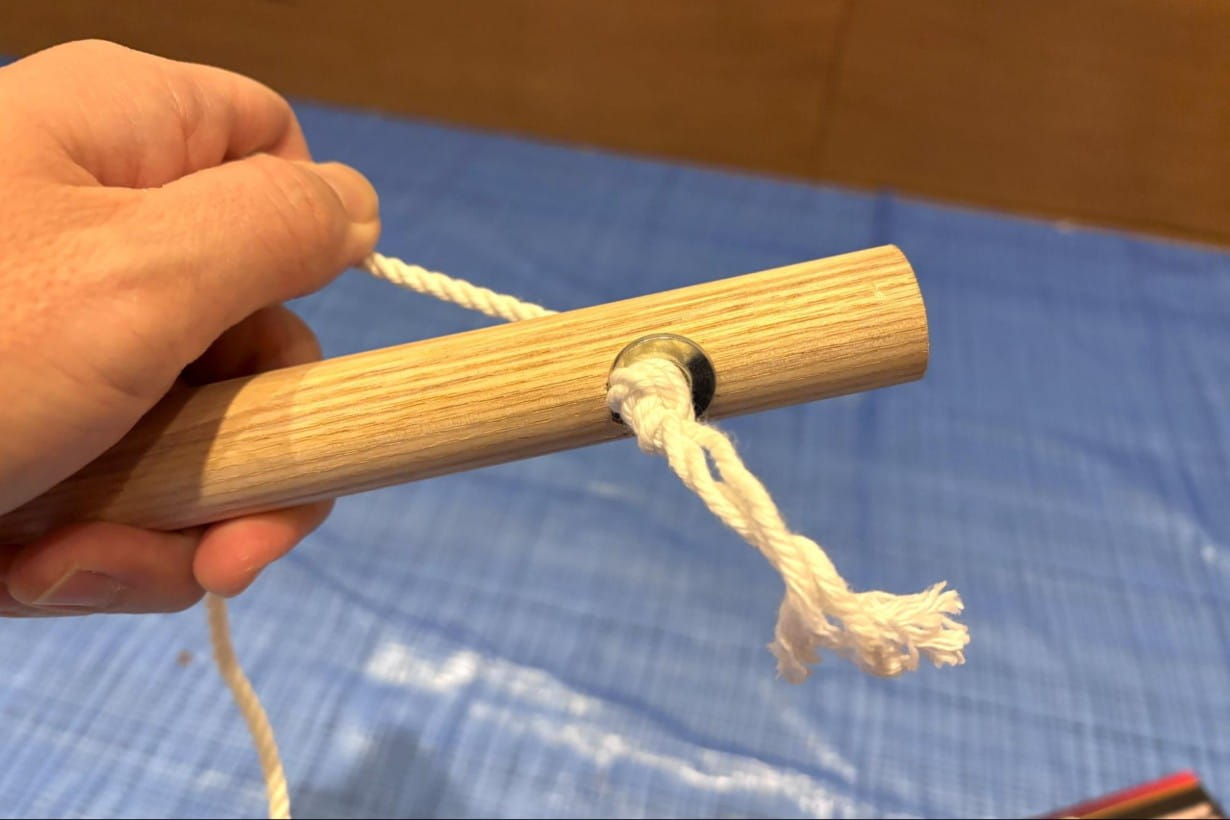 棒にも弦を通します
